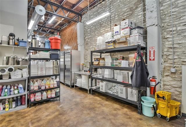 105 W Pearl St, Granbury, TX 76048